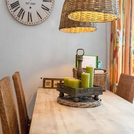 Urbane In With Terrace And Garden Дом отдыха *