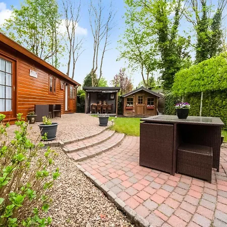 Urbane In With Terrace And Garden * Garderen