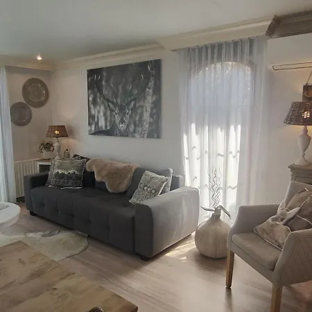 Holiday home Urbane In With Terrace And Garden Garderen