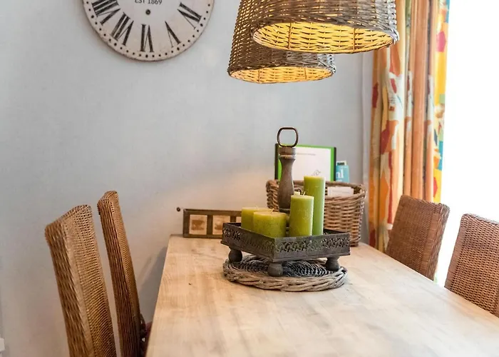 Urbane In With Terrace And Garden بيت للعطل *