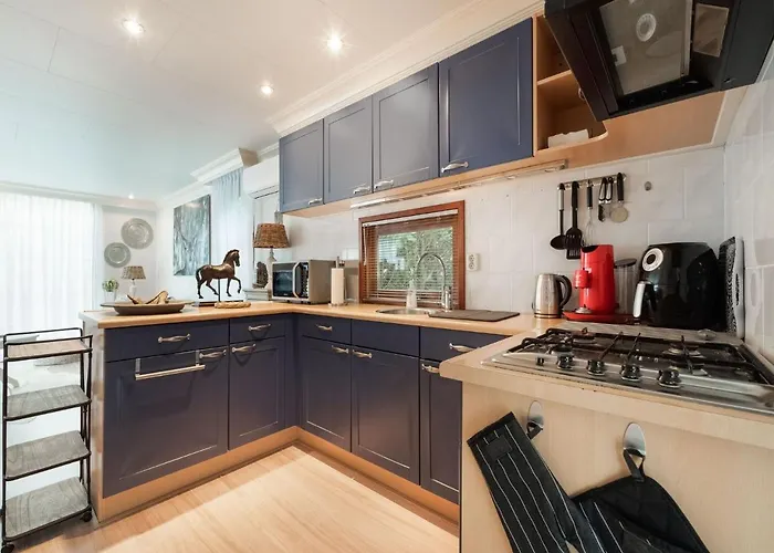 Urbane In With Terrace And Garden بيت للعطل خارديرن