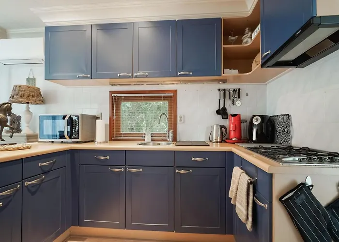 Urbane In With Terrace And Garden * خارديرن