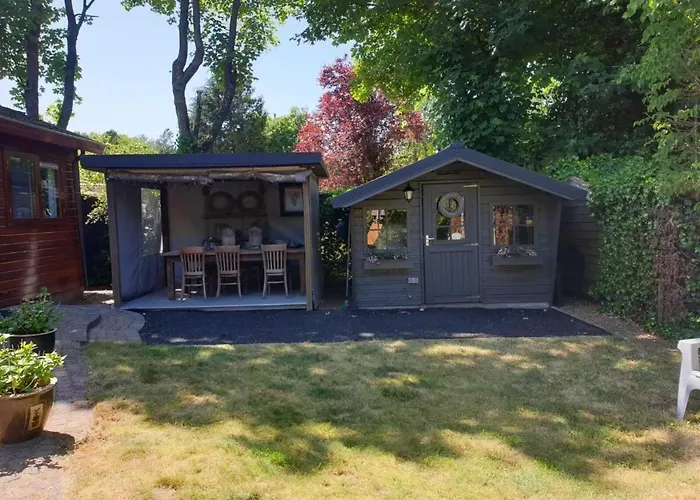 بيت للعطل Urbane In With Terrace And Garden خارديرن