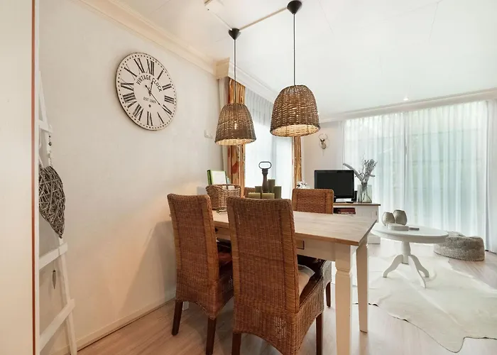 Urbane In With Terrace And Garden *