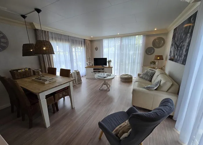 Urbane In With Terrace And Garden بيت للعطل *