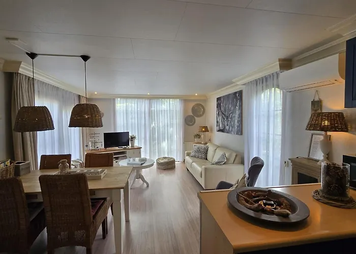 Urbane In With Terrace And Garden