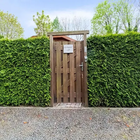 Urbane In With Terrace And Garden * חרדרן