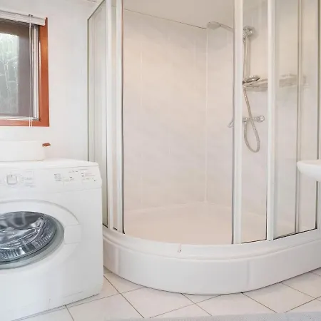 Urbane In With Terrace And Garden חרדרן