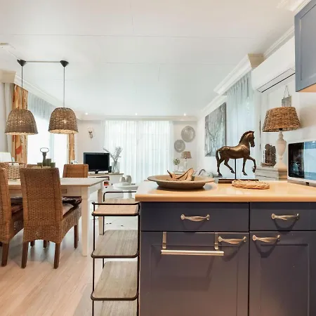 בית נופש Urbane In With Terrace And Garden *