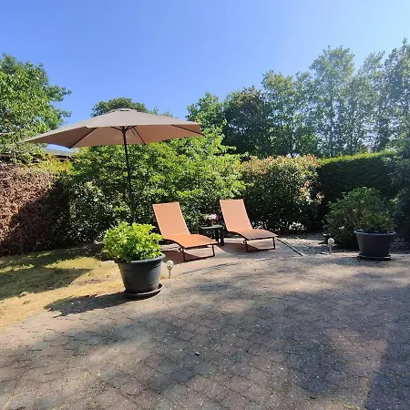 בית נופש Urbane In With Terrace And Garden