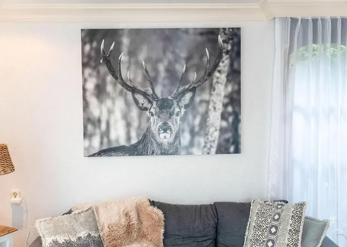 Urbane In With Terrace And Garden خارديرن