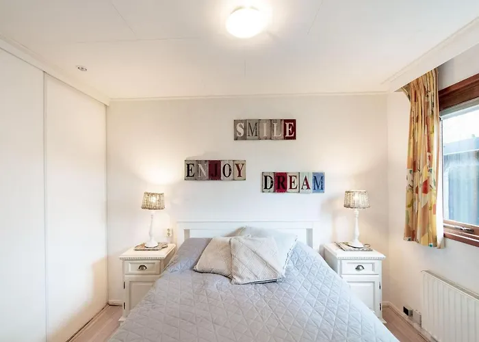 بيت للعطل Urbane In With Terrace And Garden *