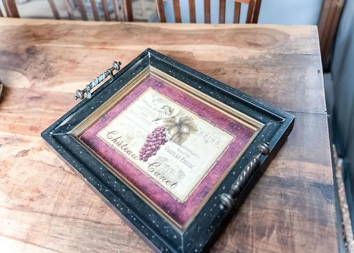 Urbane In With Terrace And Garden خارديرن